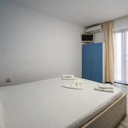 Vila Dumio 3* אפורי נורד